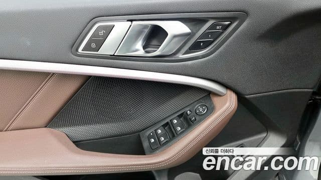BMW 1 Series 2022 — Фото 19/20