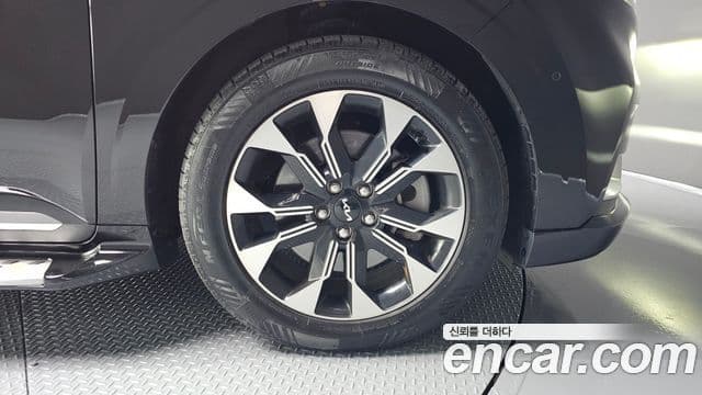 Kia Carnival 2022 — Фото 5/20