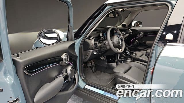 Mini Cooper S 2023 — фото 11 из 20