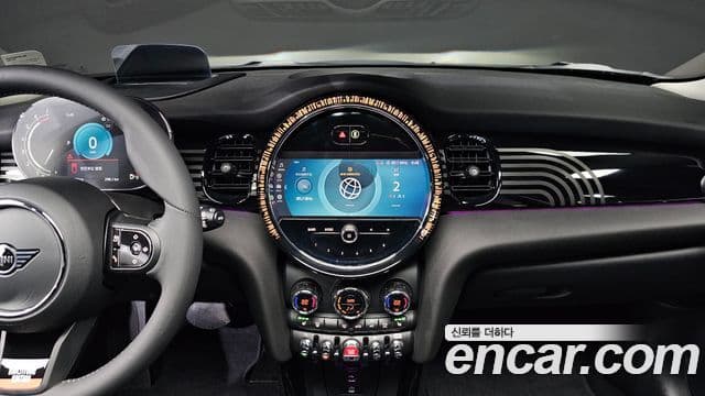 Mini Cooper S 2023 — фото 14 из 20