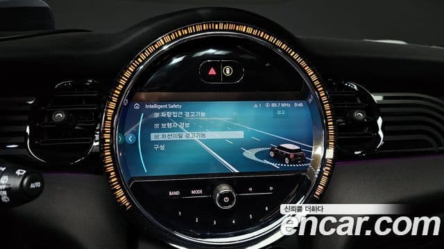 Mini Cooper S 2023 — фото 15 из 20