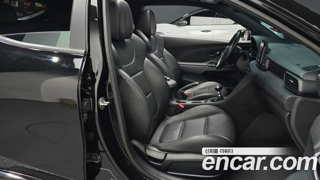 Hyundai Veloster 2019 — Şəkil 10/20