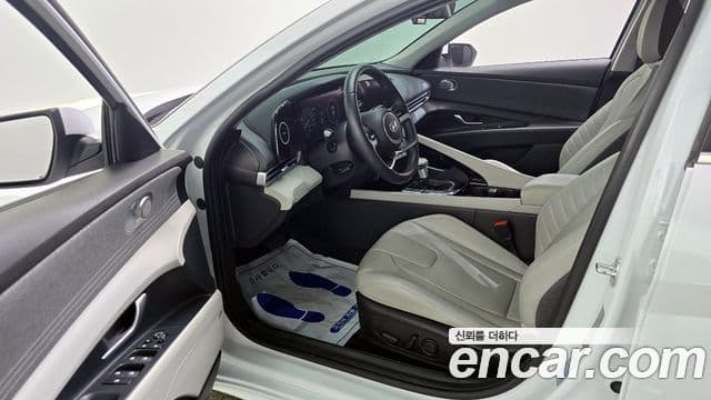 Hyundai The New Avante Hybrid 2021 — ფოტო 15/20