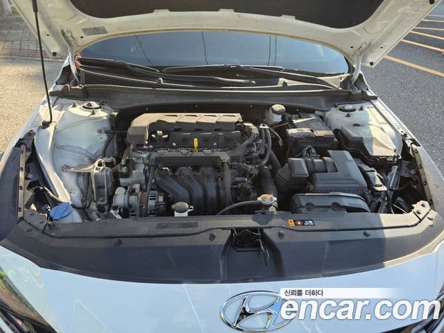 Hyundai Avante 2021 — ფოტო 6/20