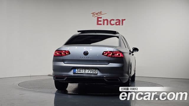 Volkswagen Passat GT 2021 — ფოტო 3/20