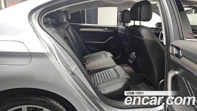 Volkswagen Passat GT 2021 — ფოტო 11/20