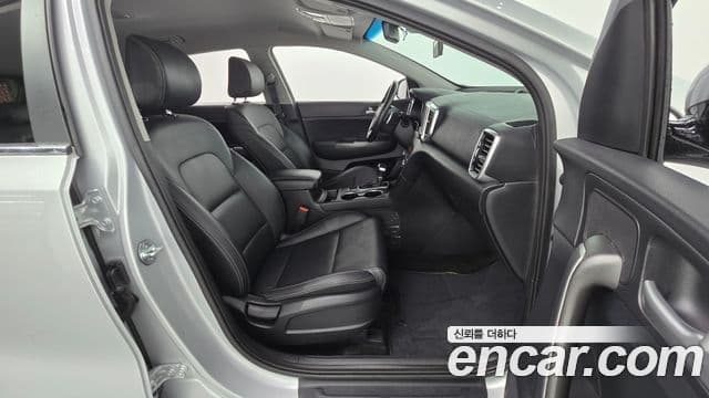 Kia Sportage The Bold 2020 — ფოტო 15/20