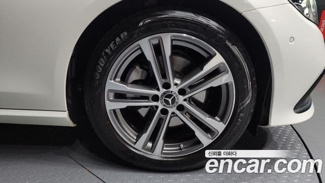 Mercedes-Benz E-Class 2023 — фото 5 из 20