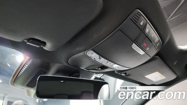 Mercedes-Benz E-Class 2023 — ფოტო 19/20