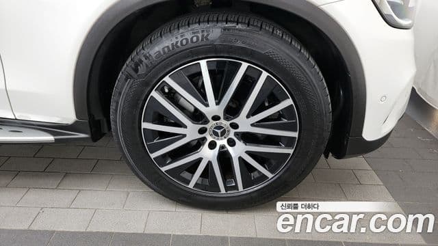 Mercedes-Benz GLC-Class 2021 — Photo 1/20