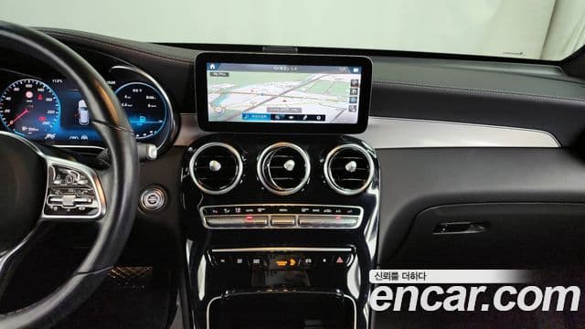 Mercedes-Benz GLC-Class 2021 — Photo 10/20