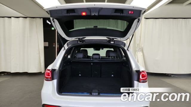 Mercedes-Benz GLC-Class 2021 — Photo 6/20