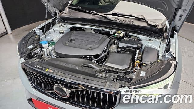 Volvo XC40 2024 — ფოტო 6/20