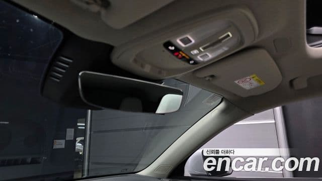 Volvo XC40 2024 — ფოტო 18/20
