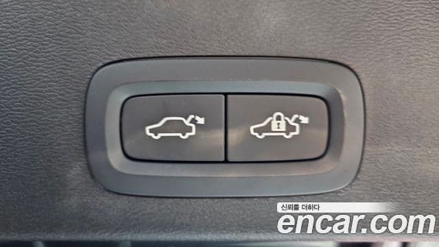 Volvo XC40 2024 — ფოტო 20/20