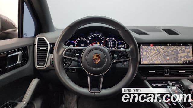 Porsche Cayenne 2019 — фото 13 из 20