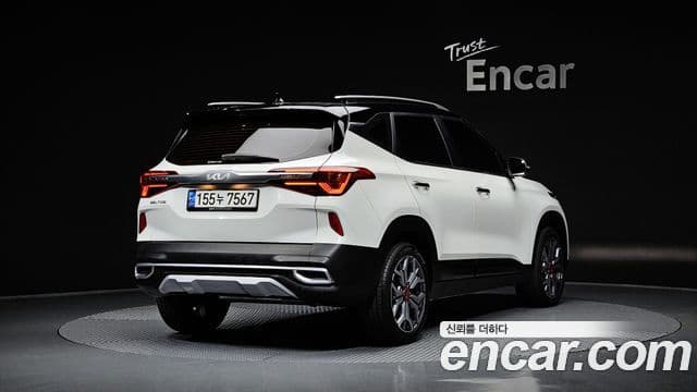 Kia Seltos 2022 — ფოტო 2/20