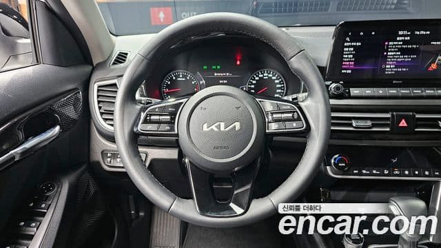 Kia Seltos 2022 — Şəkil 13/20