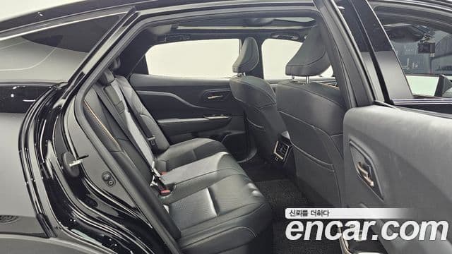 Toyota Crown Crossover 2024 — ფოტო 13/20