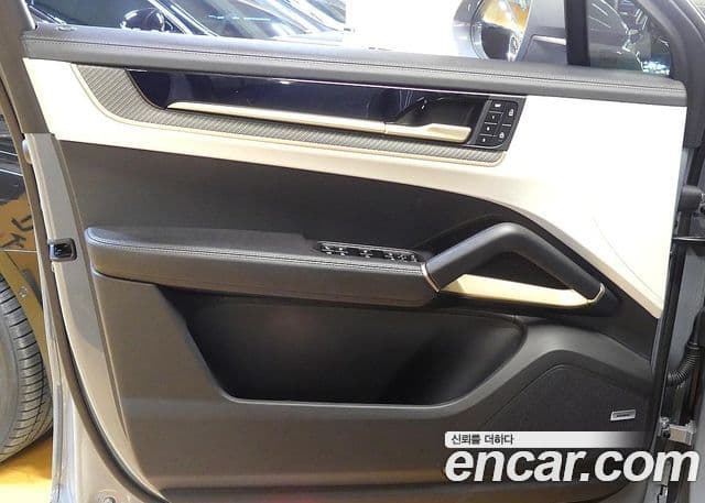 Porsche Cayenne 2024 — Şəkil 10/20