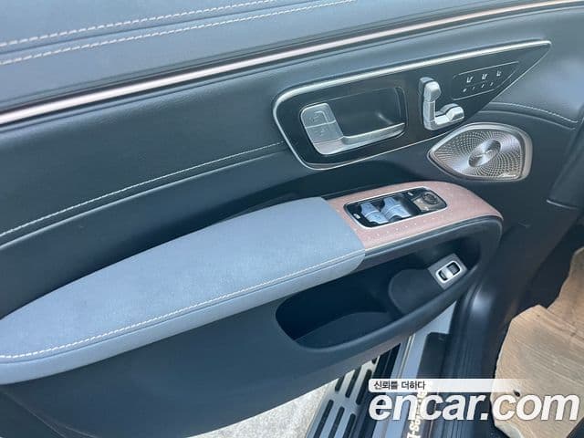 Mercedes-Benz EQS SUV 2025 — ფოტო 2/10
