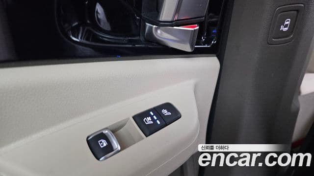 Kia Carnival 2023 — Şəkil 18/20
