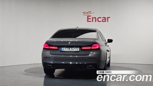 BMW 5 Series 2021 — ფოტო 4/20