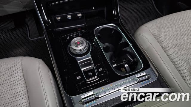 Kia Carnival 2020 — ფოტო 9/20