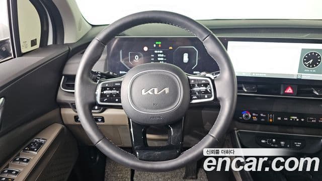 Kia Carnival 2024 — ფოტო 13/20
