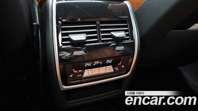 BMW X6 2023 — ფოტო 18/20