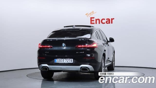 BMW X4 2023 — Photo 9/20