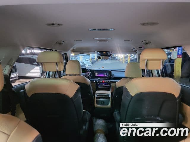 Kia Carnival 2020 — ფოტო 16/19