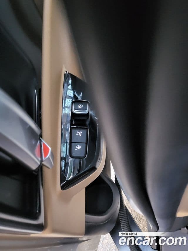 Kia Carnival 2020 — ფოტო 19/19