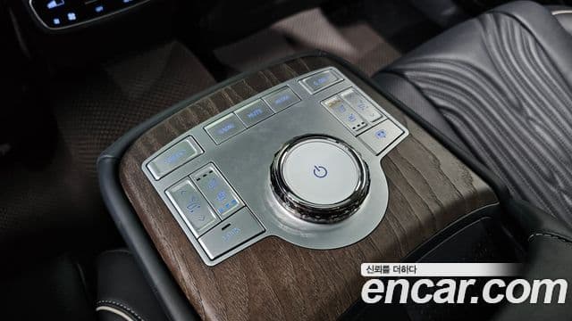 Genesis Electrified G80 2022 — ფოტო 19/20