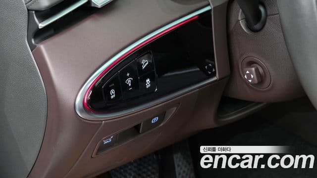 Genesis GV70 2021 — ფოტო 19/20