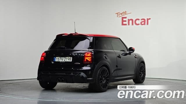 Mini Cooper S 2022 — Фото 2/20