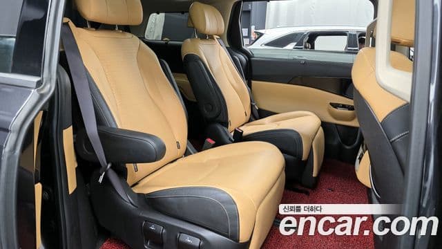 Kia Carnival 2022 — Фото 12/20