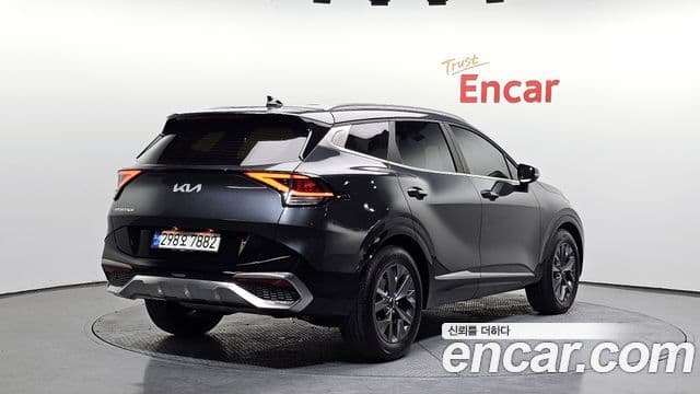 Kia Sportage 2021 — ფოტო 2/20