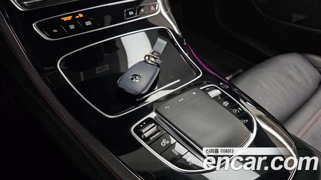 Mercedes-Benz E-Class 2021 — Şəkil 19/20
