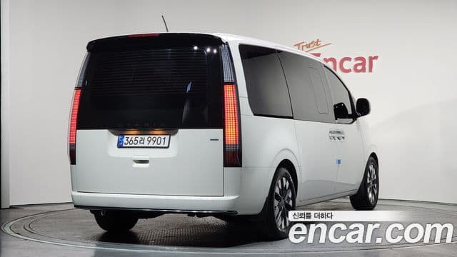 Hyundai Staria 2022 — ფოტო 1/20