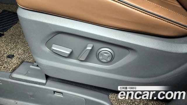Hyundai Staria 2022 — ფოტო 18/20