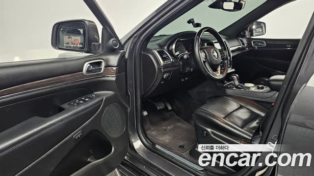 Jeep Grand Cherokee 2018 — ფოტო 11/20