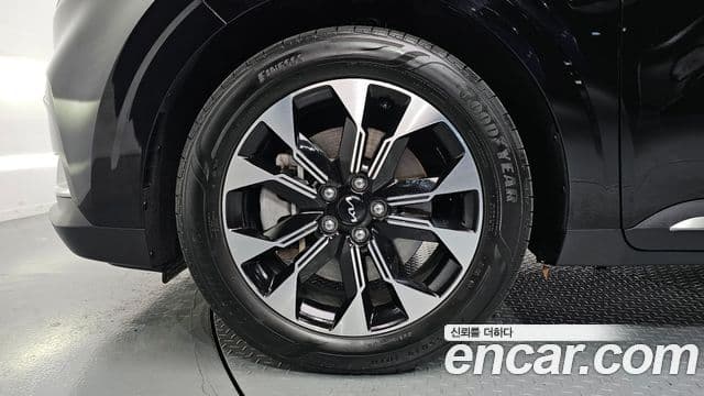 Kia Carnival 2023 — фото 5 из 20