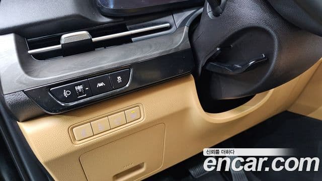 Kia Carnival 2023 — фото 12 из 20