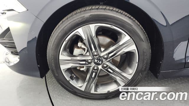 Kia K5 2020 — ფოტო 5/20