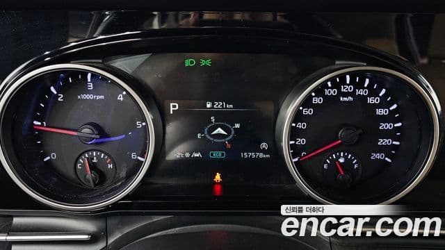 Kia Carnival 2021 — Фото 8/20