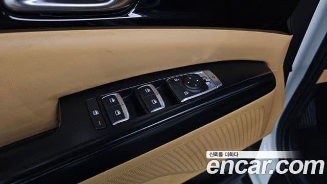 Kia Carnival 2021 — Фото 17/20