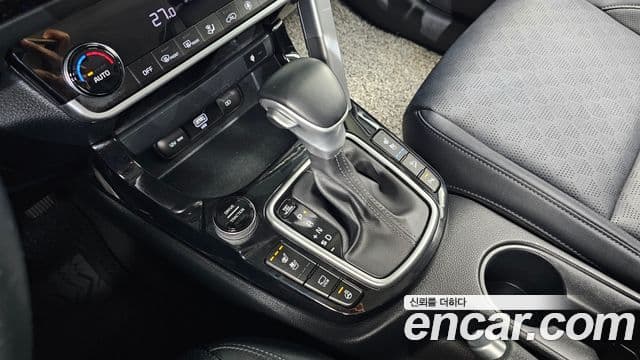 Kia Seltos 2022 — ფოტო 9/20