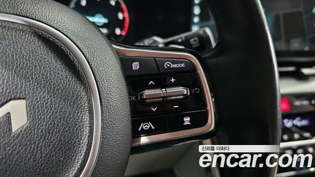 Kia Carnival 2022 — Şəkil 16/20