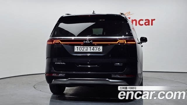 Kia Carnival 2023 — ფოტო 4/20